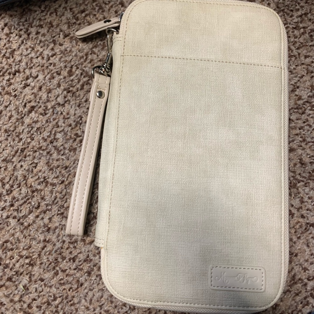 House of Flynn Travel Wallet